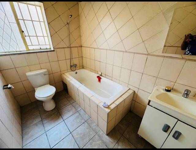 2 BEDROOM PROPERTY TO RENT IN FOREST HILL